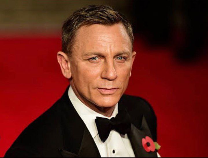 DANIEL CRAIG